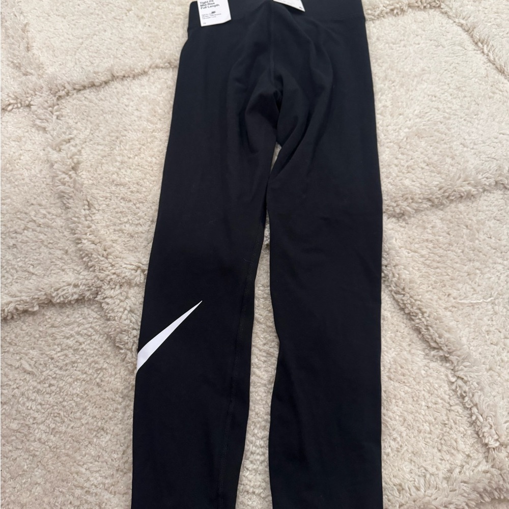 New Nike Women’s Black and White Leggings